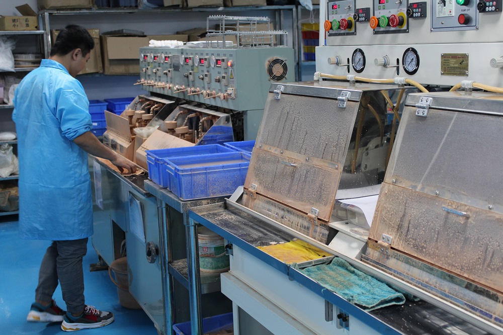 深圳市鼎鑫盛科技——光学镜片加工设备