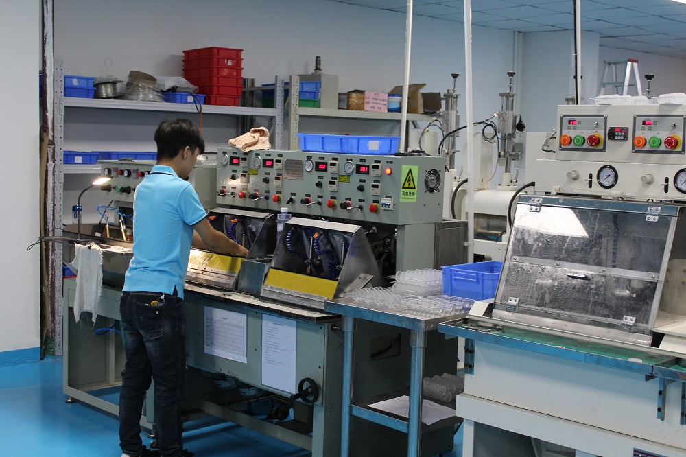 深圳市鼎鑫盛科技——光学镜片加工设备